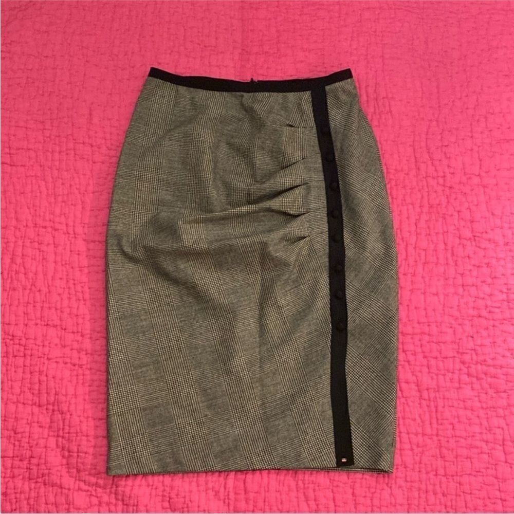 Max Mara Sportmax Elegant Gray Plaid Skirt with Black Trim, US10